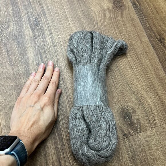 100% Wool Hand Spun Gray Fiber Yarn - Picture 7 of 10